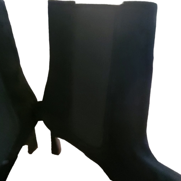Charles by Charles David Chisel Suede Bootie Size 7 1/2 NWOB - Picture 7 of 12